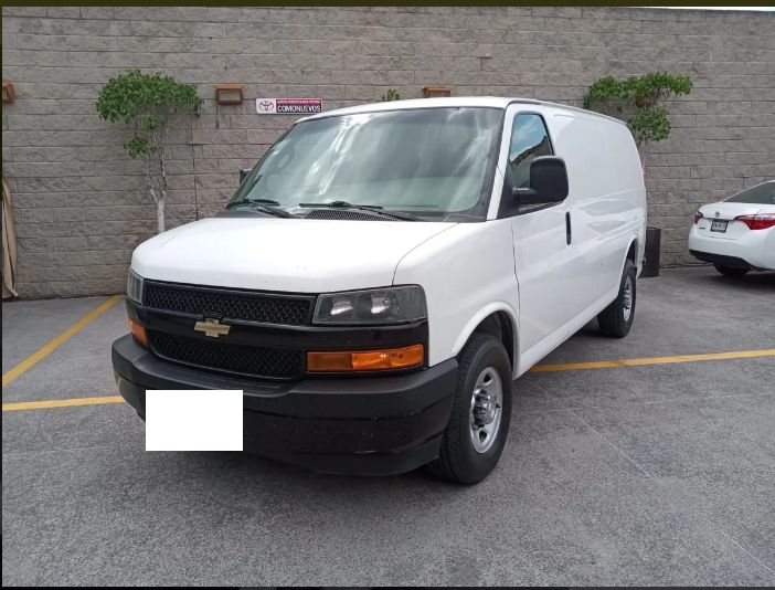 Chevrolet Express • 2019 • 80,000 km 1