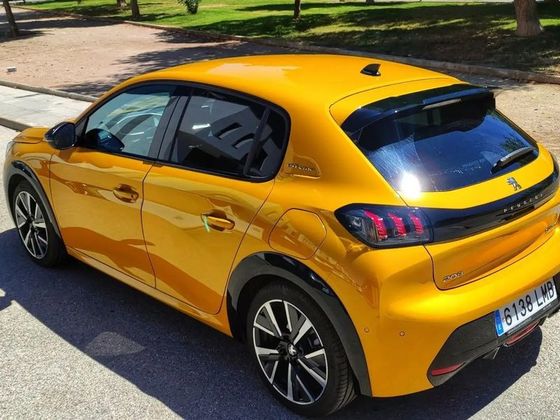 Peugeot 308 • 2020 • 24,000 km 4