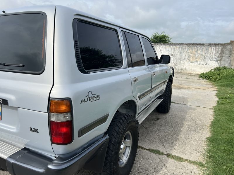 Toyota Land Cruiser • 1997 • 240,000 km 4