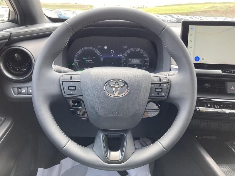 Toyota C-HR • 2024 • 28,374 km 27
