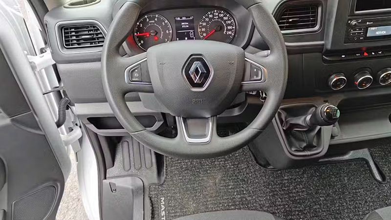 Renault Master • 2024 • 20,858 km 10