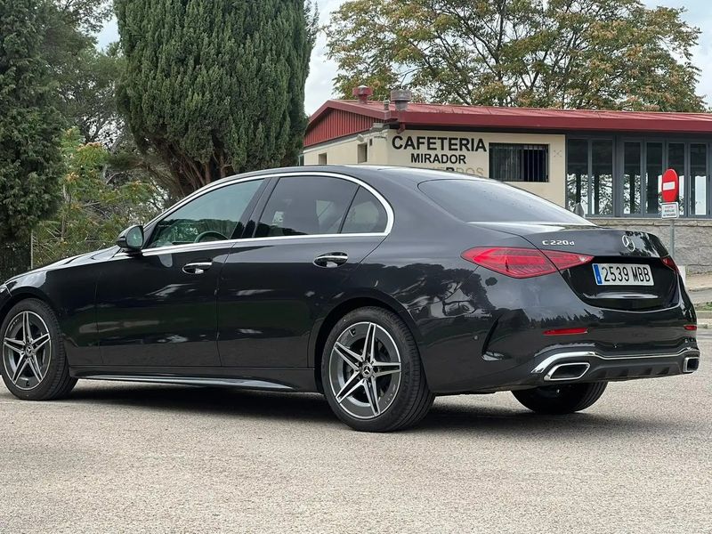 Mercedes-Benz C-Class • 2022 • 13,400 km 12