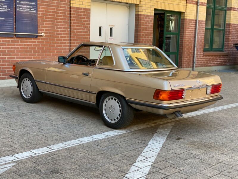 Mercedes-Benz SL • 1986 • 32,093 km 3