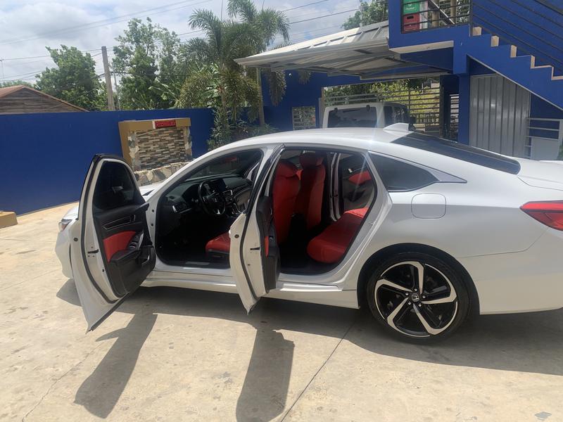 Honda Accord • 2018 • 38,000 km 12
