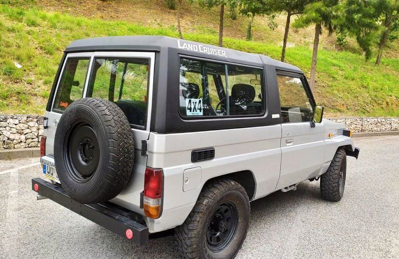 Toyota Fortuner • 1989 • 200,000 km 4