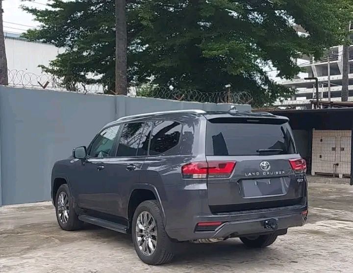 Toyota Land Cruiser • 2022 • 0 km 3