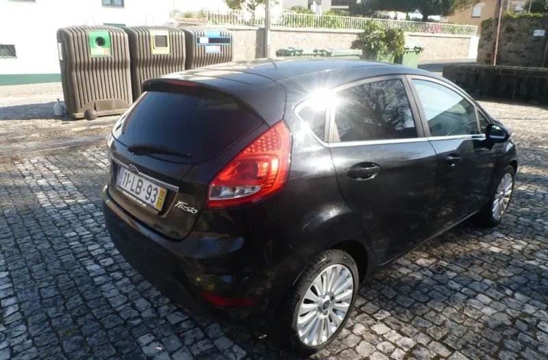 Ford Fiesta • 2010 • 98,011 km 2