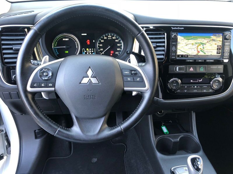 Mitsubishi Outlander • 2013 • 136,000 km 15
