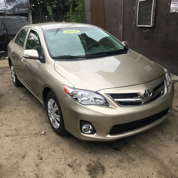 Toyota Corolla XLI • 2010 • 12 km 1
