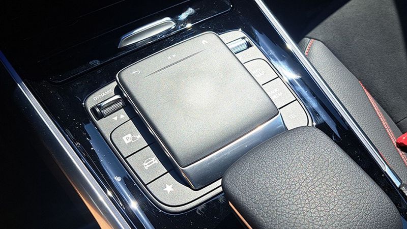 Mercedes-Benz Class B • 2023 • 19,276 km 9