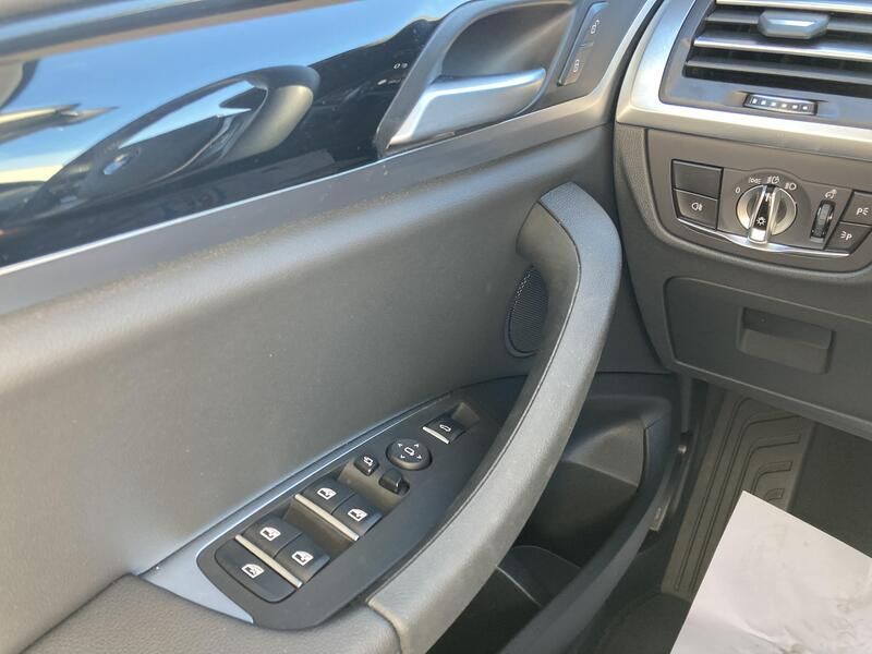 BMW X3 • 2024 • 26,558 km 16