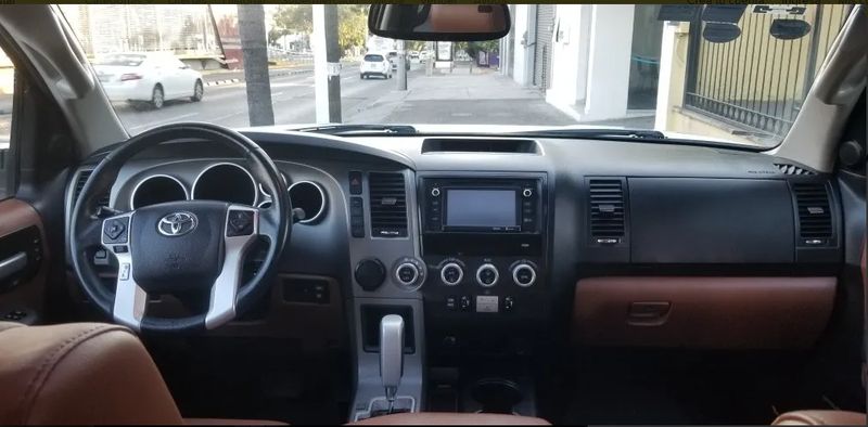 Toyota Sequoia • 2015 • 120,000 km 9