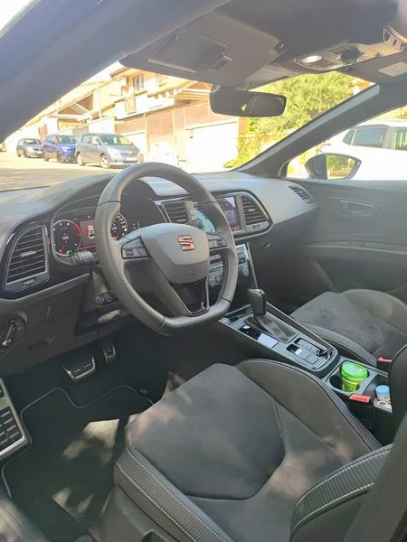 Seat Leon • 2020 • 31,192 km 4
