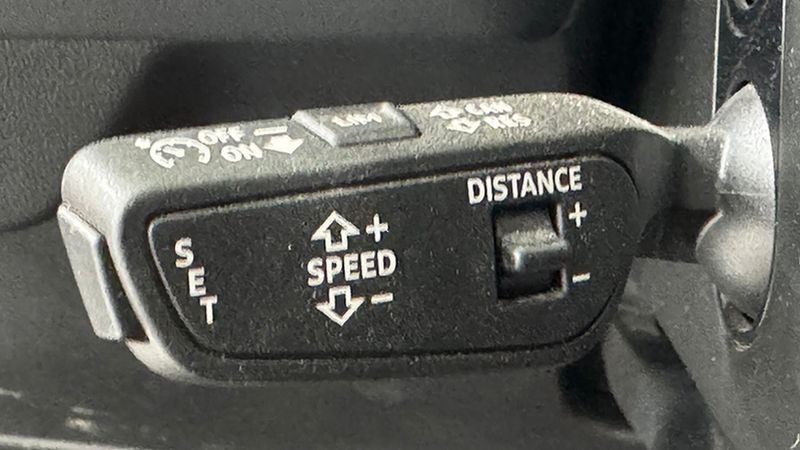 Audi e-tron • 2022 • 24,221 km 16