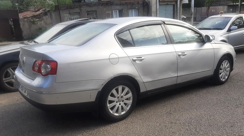 Volkswagen Passat • 2005 • 24,000 km 6