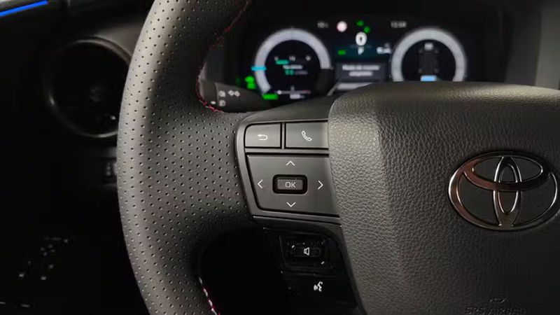 Toyota C-HR • 2024 • 5,350 km 30