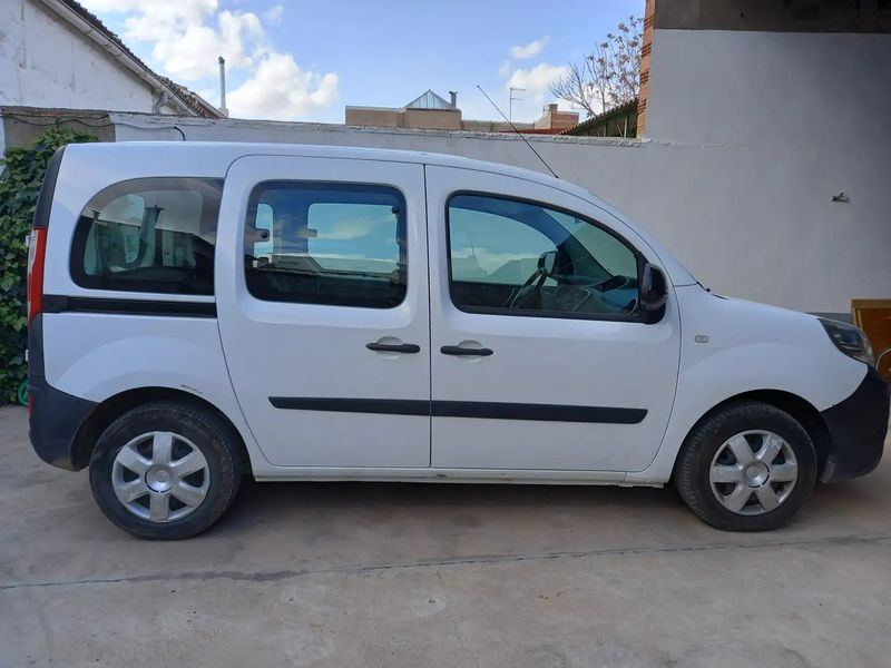 Renault Kangoo • 2017 • 121,374 km 7