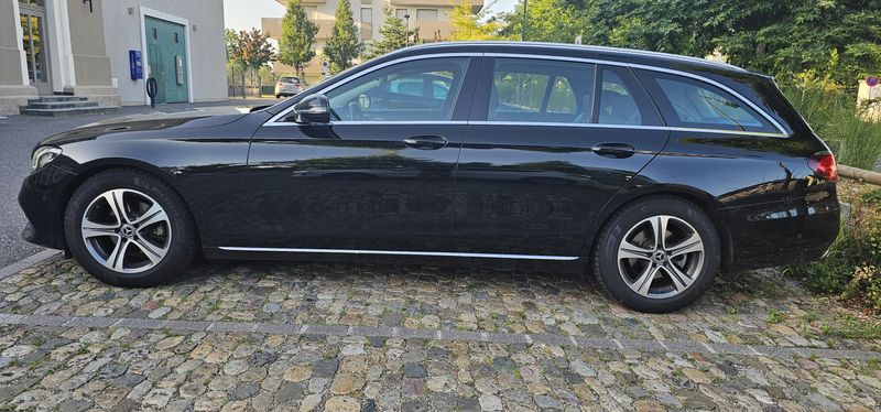 Mercedes-Benz E • 2019 • 123,500 km 5