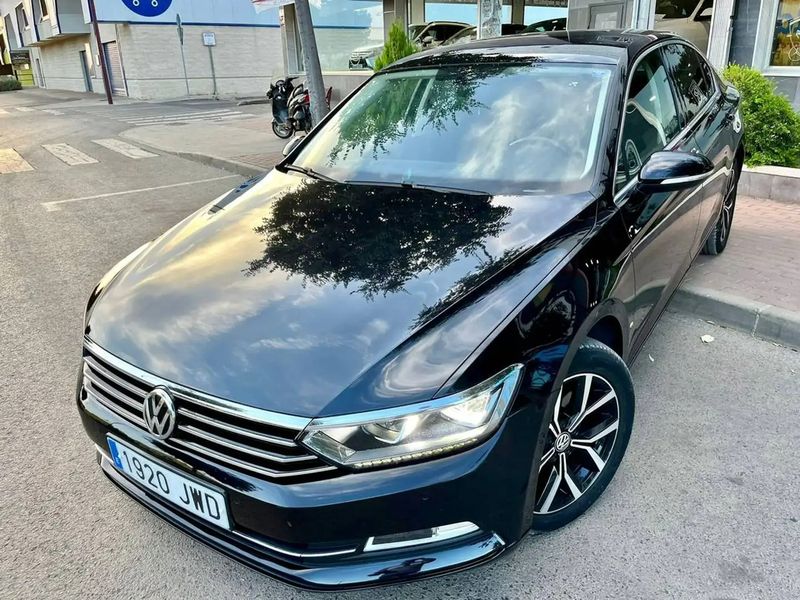 Volkswagen Passat • 2017 • 141,000 km 1