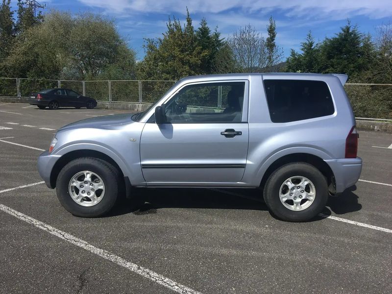 Mitsubishi Montero • 2006 • 82,000 km 2