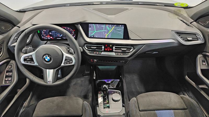 BMW 1 Series • 2024 • 3,264 km 8