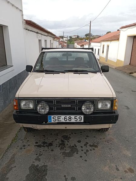 Nissan Pickup • 1990 • 224,000 km 1