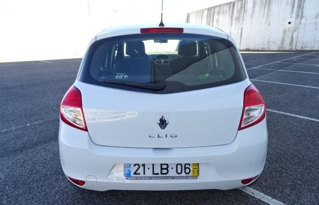 Renault Clio • 2010 • 98,000 km 2