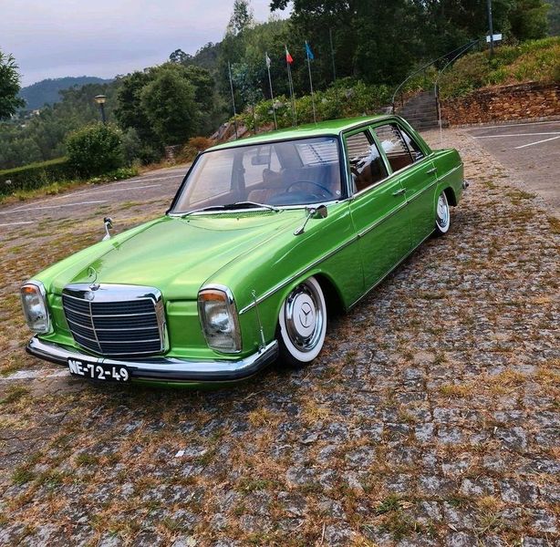 Mercedes-Benz 200 - 300 • 1970 • 330,000 km 1
