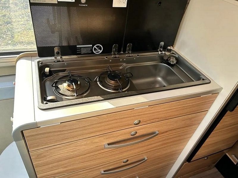 Mercedes-Benz 100 D • 2019 • 124,000 km 14