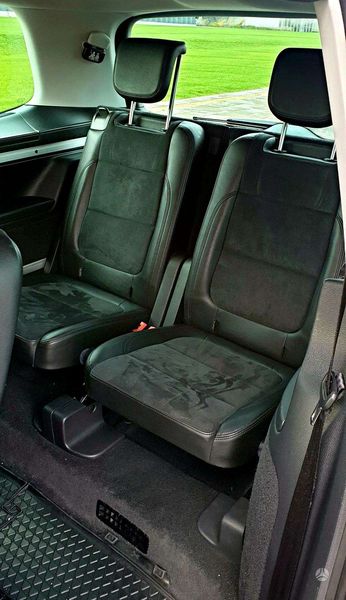 Volkswagen Sharan • 2013 • 177,000 km 11