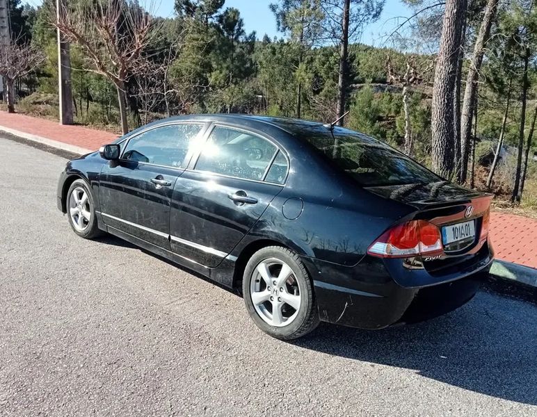 Honda Civic • 2009 • 102,000 km 1