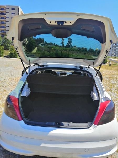 Peugeot 207 • 2008 • 190,000 km 2