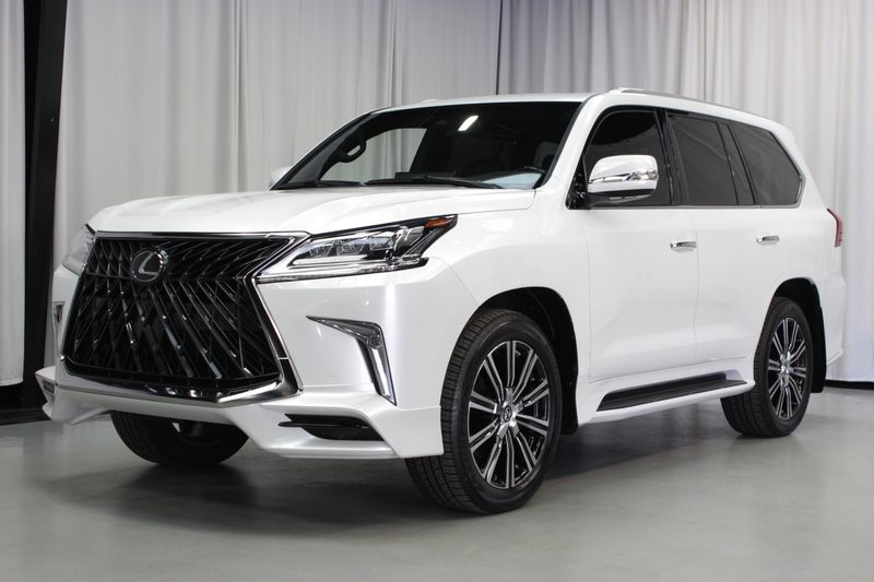 Lexus LX • 2021 • 10,337 km 3
