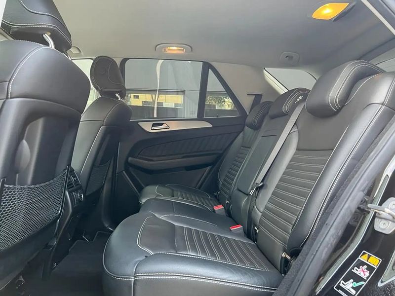 Mercedes-Benz GLE • 2018 • 93,000 km 11