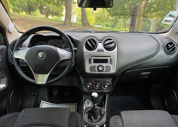 Alfa Romeo Giulietta • 2009 • 180,000 km 4