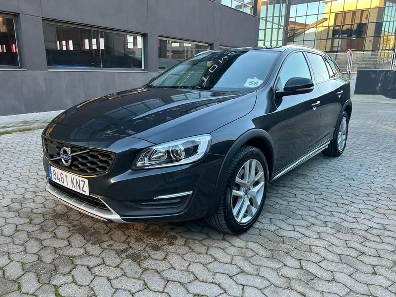 Volvo V60 • 2018 • 127,000 km 6