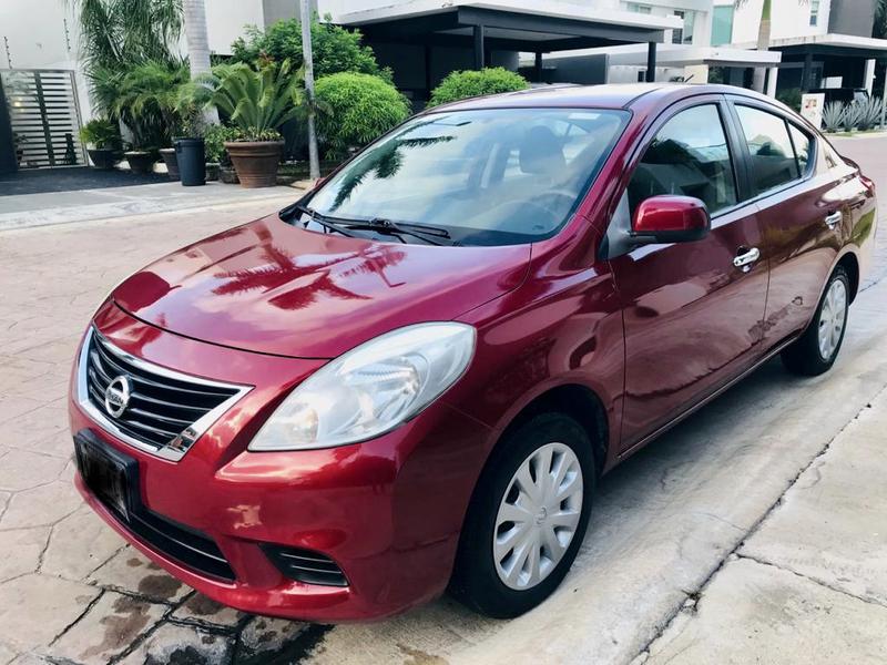 Nissan Versa • 2012 • 37,599 km 10