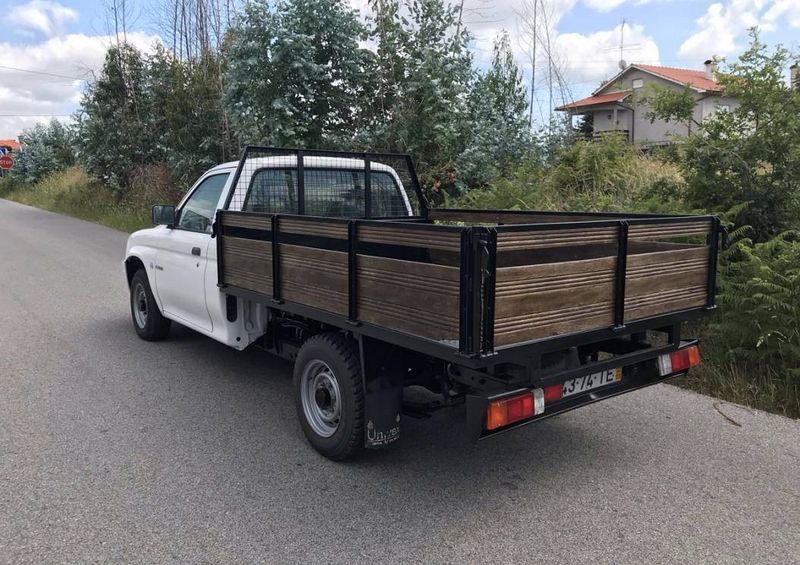 Mitsubishi L200 • 2002 • 250,000 km 2