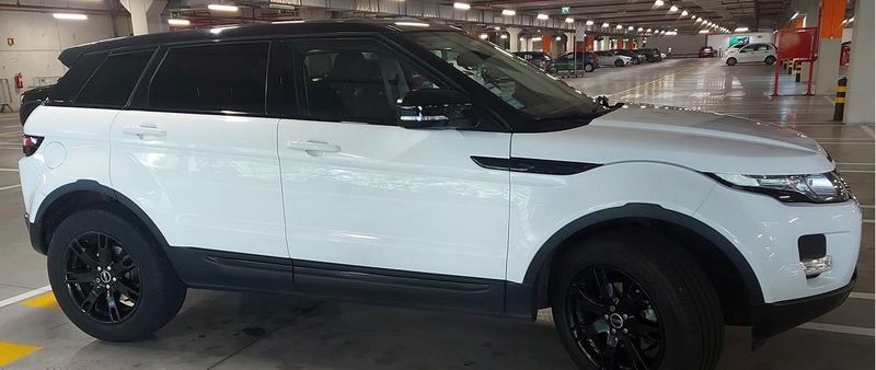 Land Rover Range Rover • 2011 • 170,000 km 2