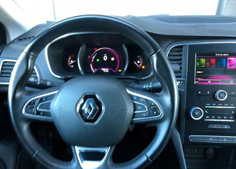Renault Mégane • 2018 • 140,000 km 4