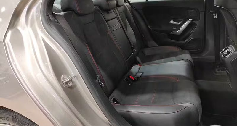 Mercedes-Benz 200 D • 2020 • 59,579 km 4