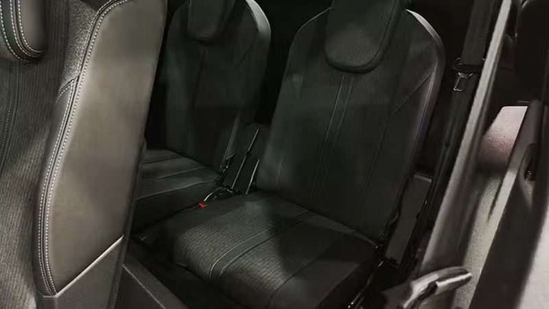 Peugeot 5008 • 2018 • 55,398 km 3