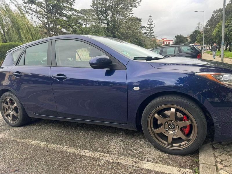 Mazda 3 • 2009 • 320,000 km 1