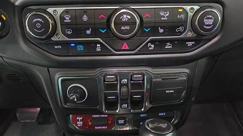 Jeep Wrangler • 2022 • 44,804 km 34