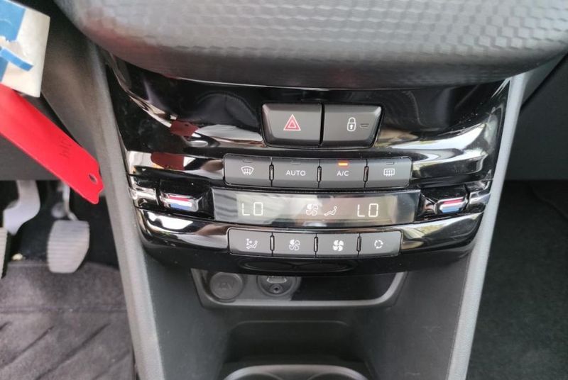 Peugeot 2008 • 2008 • 130,000 km 5