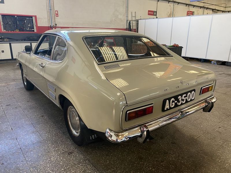 Ford E-150 • 1971 • 90,000 km 2