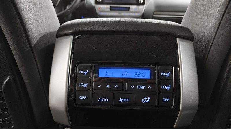 Toyota Land Cruiser • 2022 • 21,400 km 37