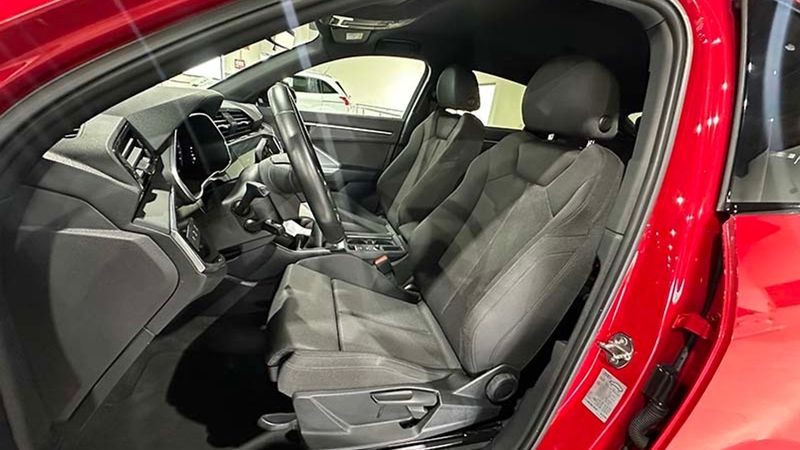 Audi Q3 • 2020 • 36,425 km 6