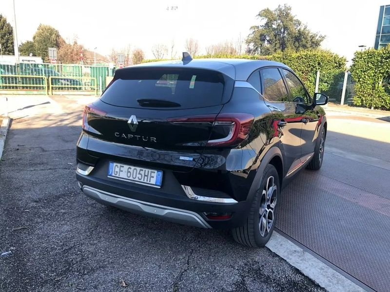 Renault Captur • 2021 • 48,900 km 4