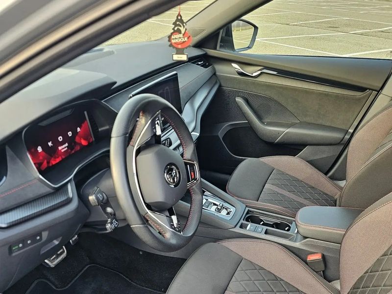 Škoda Octavia Combi • 2023 • 20,300 km 6